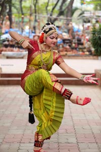 Chinmayi Nrityalaya Students' Kuchipudi Dance Performance