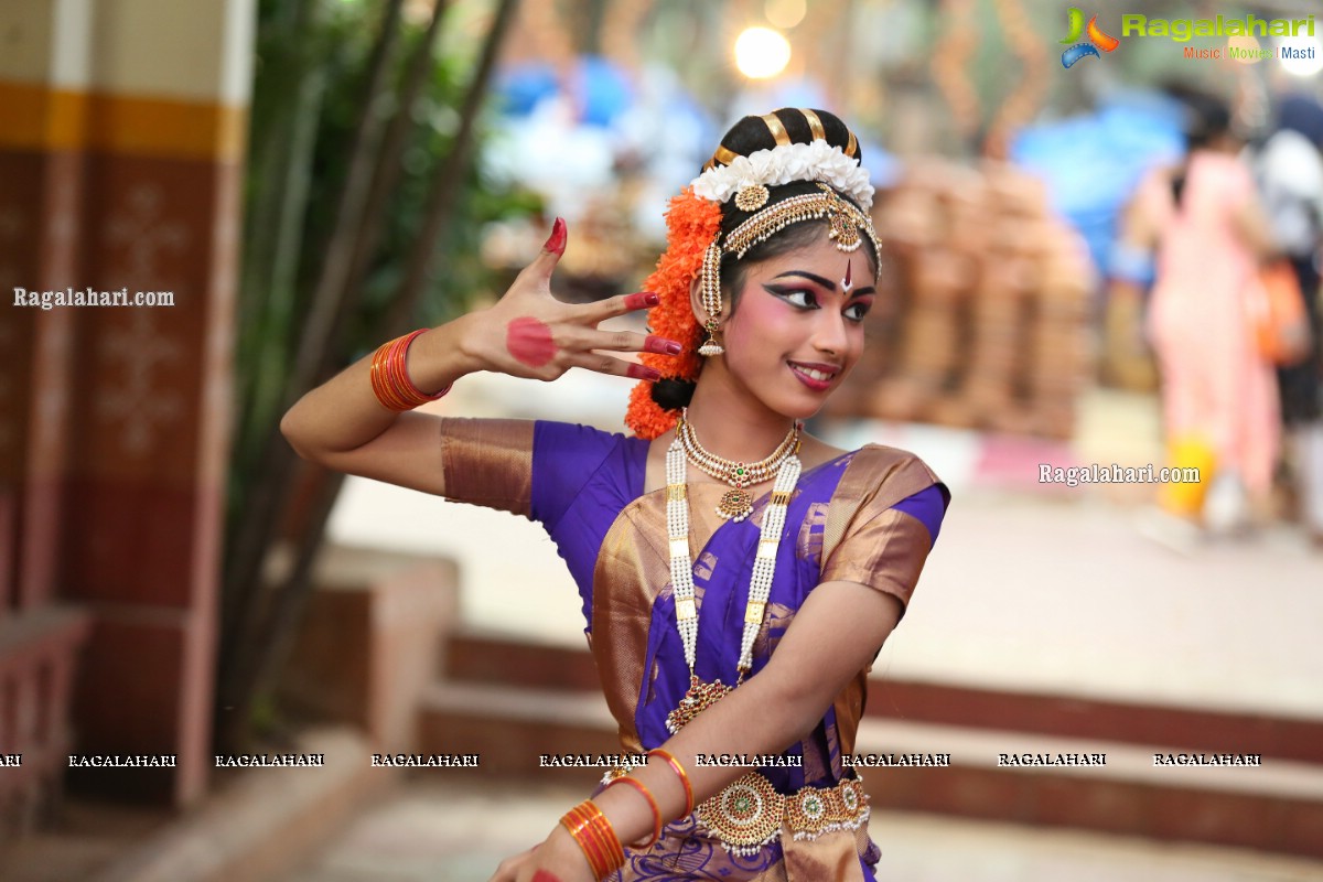 Chinmayi Nrityalaya Students' Kuchipudi Dance Performance at Shiplaramam 