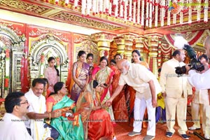 Kodi Ramakrishna's Youngest Daughter Pravallika weds Mahesh