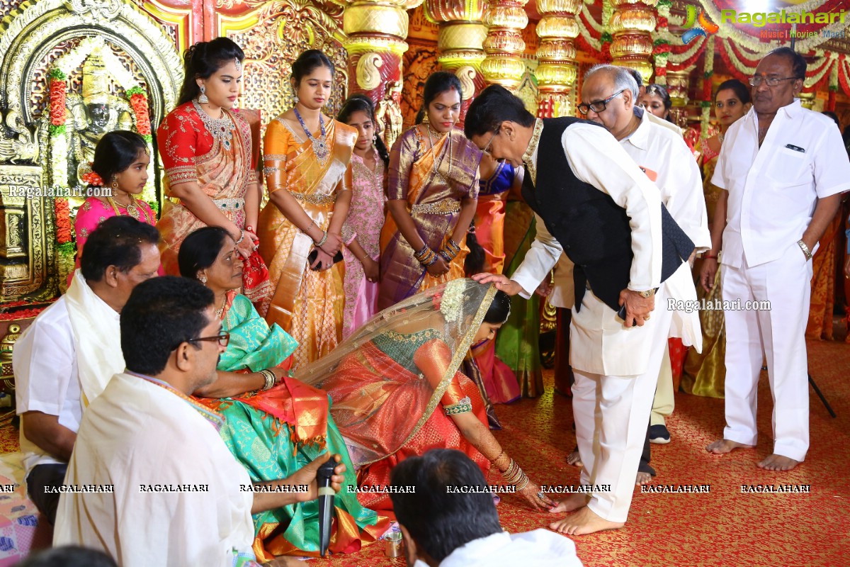 Kodi Ramakrishna's Youngest Daughter Pravalika And Mahesh Wedding