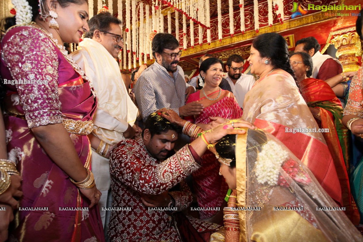 Kodi Ramakrishna's Youngest Daughter Pravalika And Mahesh Wedding