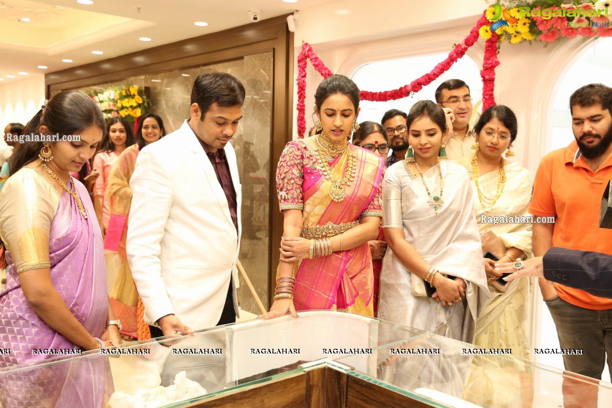 Manepally Jewellers Unveils Silverware Section at Its Dilsukhnagar Store