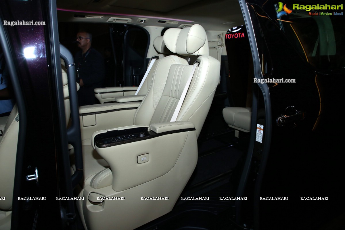 Toyota Kirloskar Motor (TKM) Launches Luxurious Self-Charging EV Vellfire