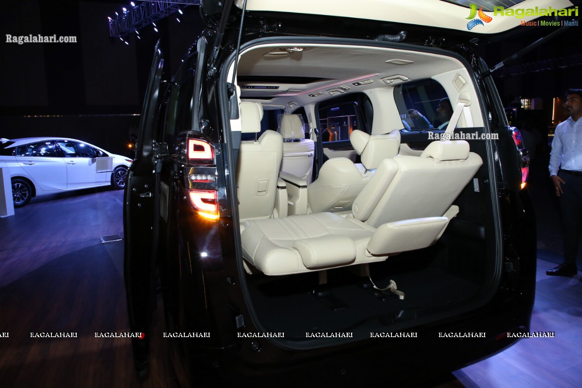 Toyota Kirloskar Motor (TKM) Launches Luxurious Self-Charging EV Vellfire