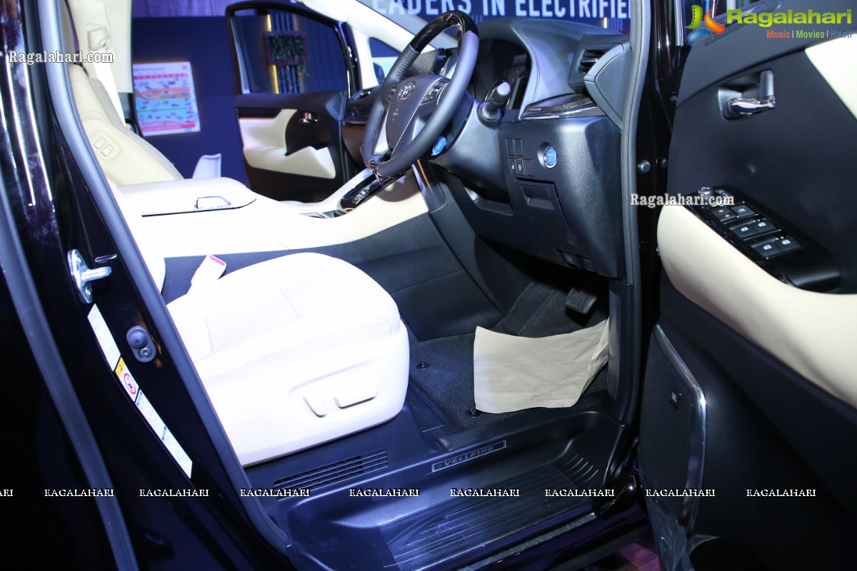 Toyota Kirloskar Motor (TKM) Launches Luxurious Self-Charging EV Vellfire