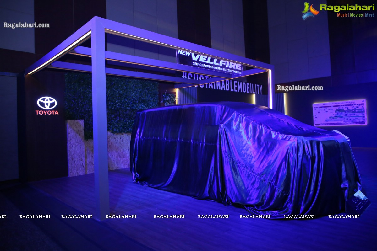 Toyota Kirloskar Motor (TKM) Launches Luxurious Self-Charging EV Vellfire