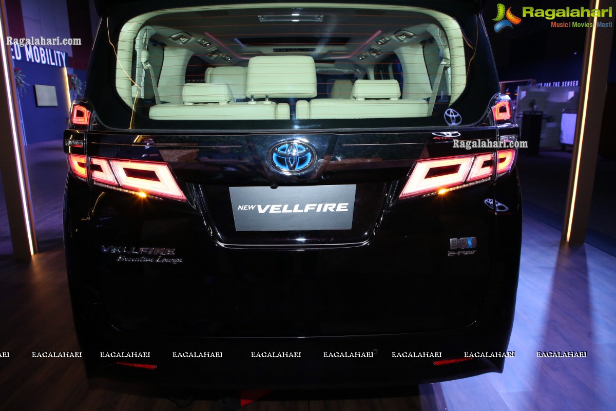 Toyota Kirloskar Motor (TKM) Launches Luxurious Self-Charging EV Vellfire