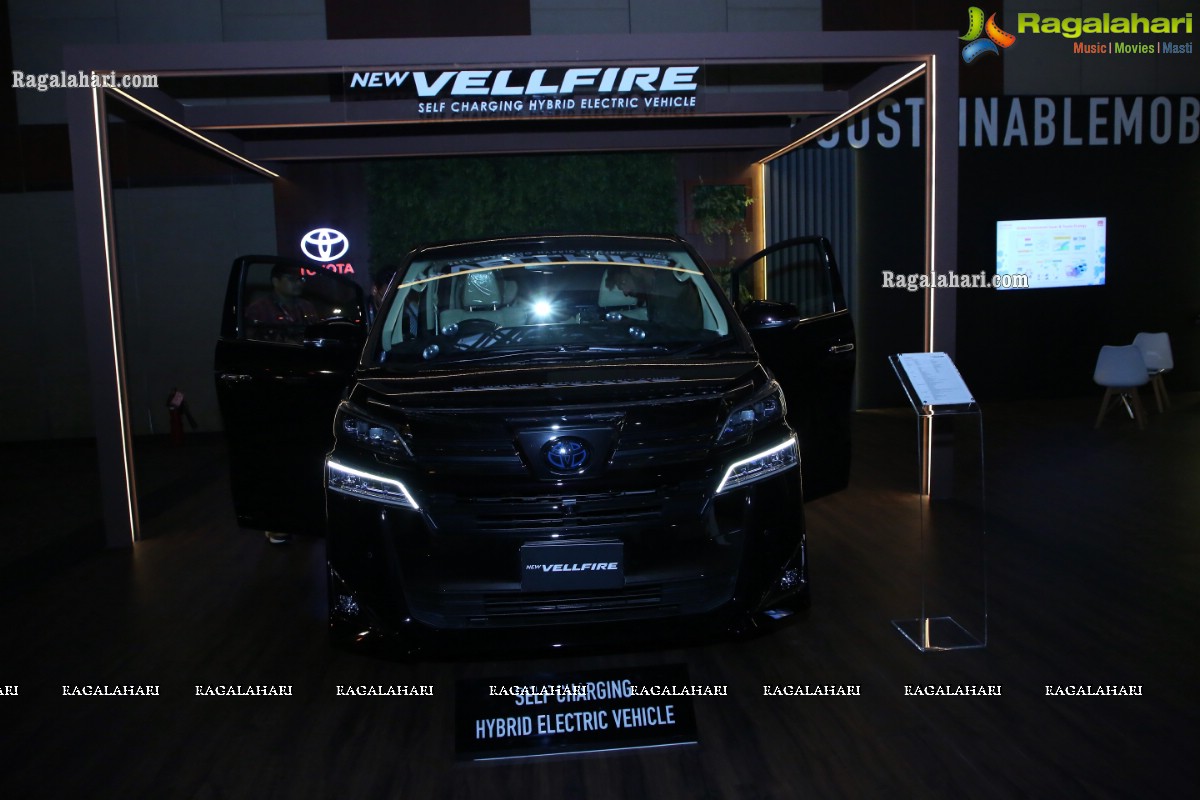 Toyota Kirloskar Motor (TKM) Launches Luxurious Self-Charging EV Vellfire