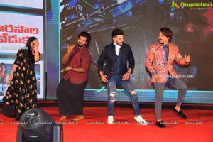 Father-Chitti-Uma-Karthik Prerelease Photos