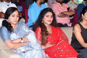 Father-Chitti-Uma-Karthik Prerelease Photos