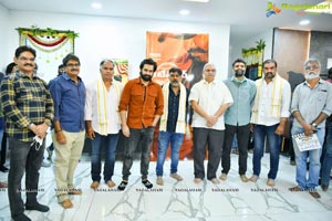 Ram Pothineni, Lingusamy, Srinivasaa SilverScreen Film Pooja