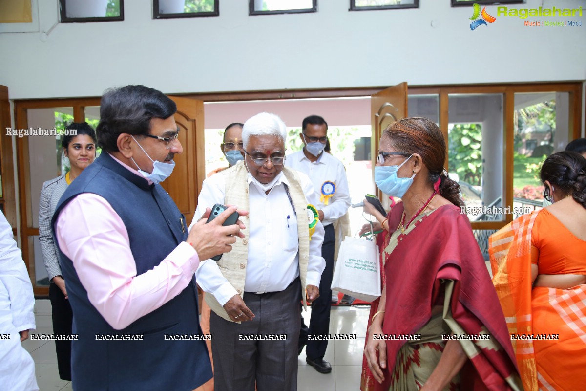 Dr Vallabhbhai Kathiria Launches Charaka Panchagavya Ayurveda medicines!