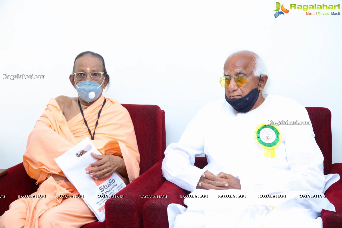 Dr Vallabhbhai Kathiria Launches Charaka Panchagavya Ayurveda medicines!