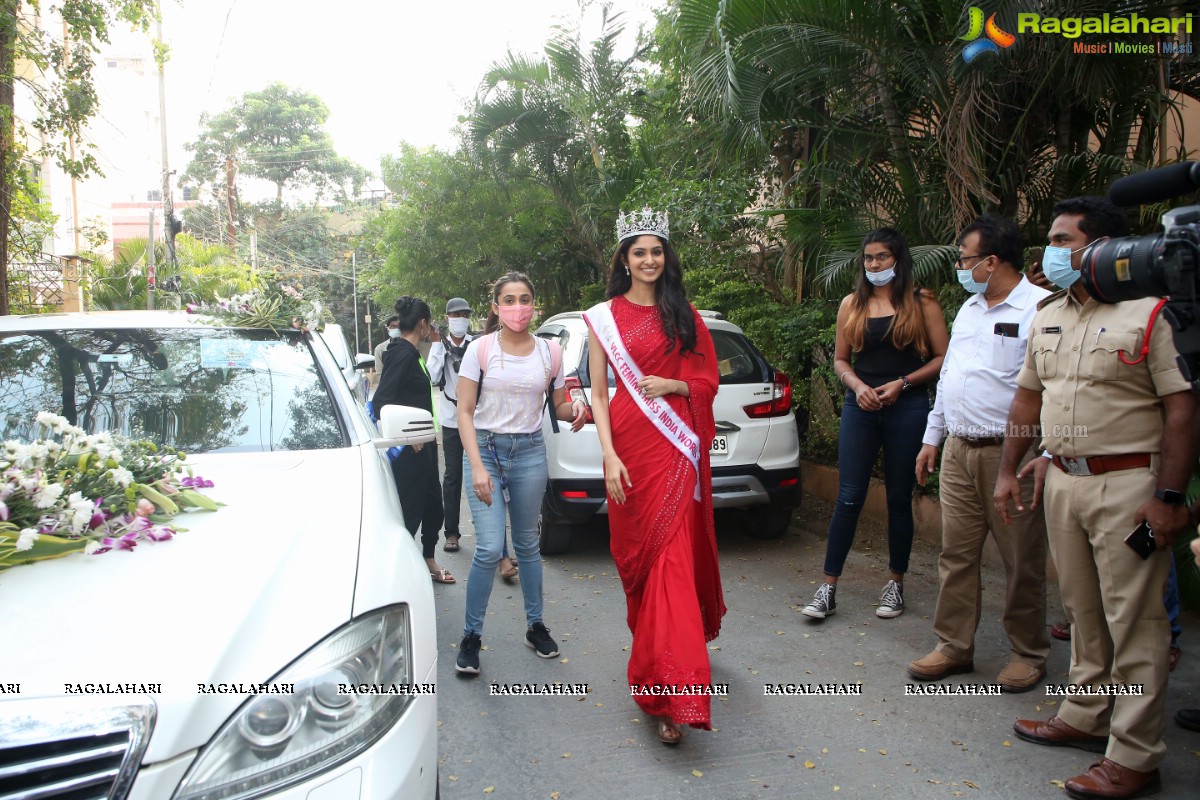 Femina Miss India World 2020 Manasa Varanasi Receives a Grand Welcome at Home