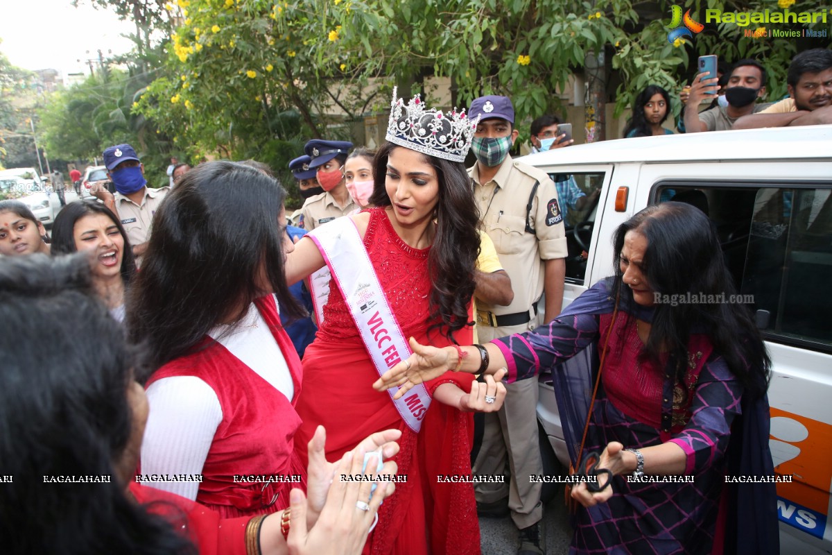 Femina Miss India World 2020 Manasa Varanasi Receives a Grand Welcome at Home