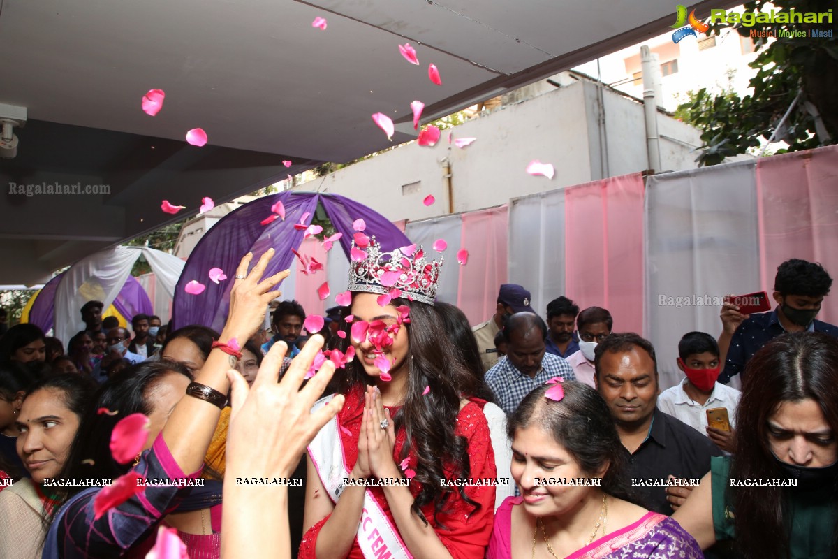 Femina Miss India World 2020 Manasa Varanasi Receives a Grand Welcome at Home