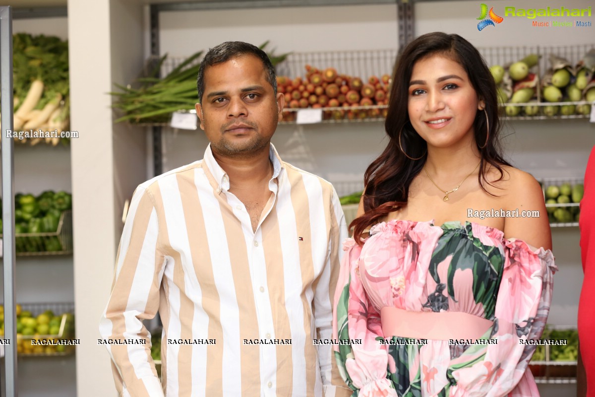 Podarillu Fruits & Vegetables 2nd Outlet Launch by Divya Pandey