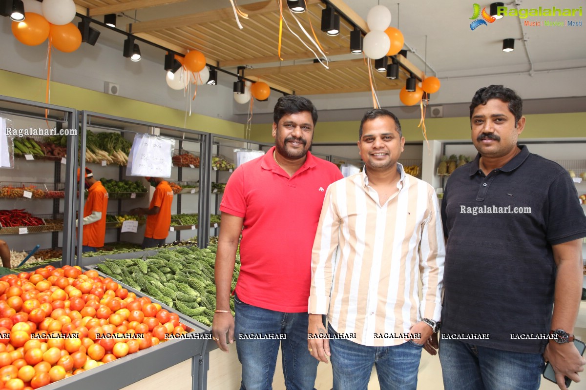 Podarillu Fruits & Vegetables 2nd Outlet Launch by Divya Pandey