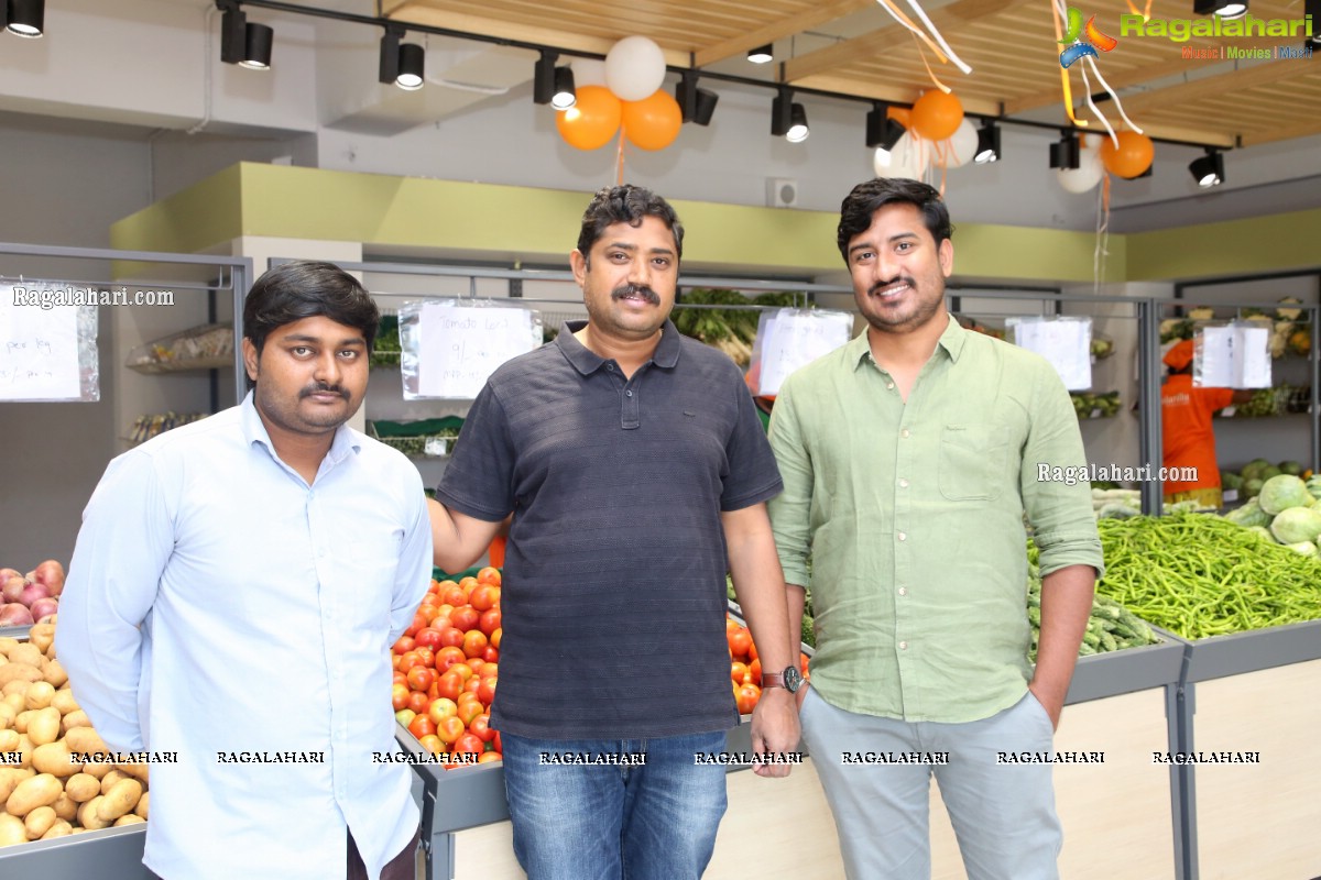 Podarillu Fruits & Vegetables 2nd Outlet Launch by Divya Pandey