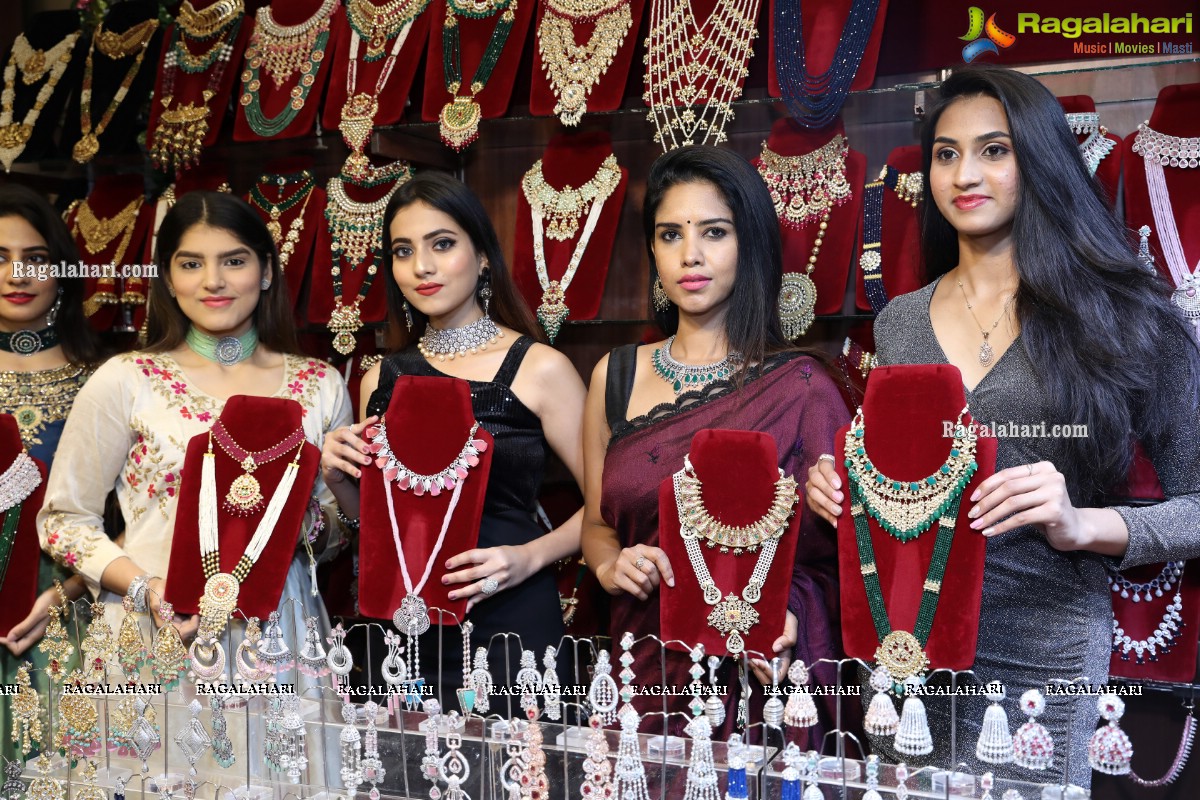 Sutraa Biggest Fashion Exhibition Kicks Off at HICC, Novotel