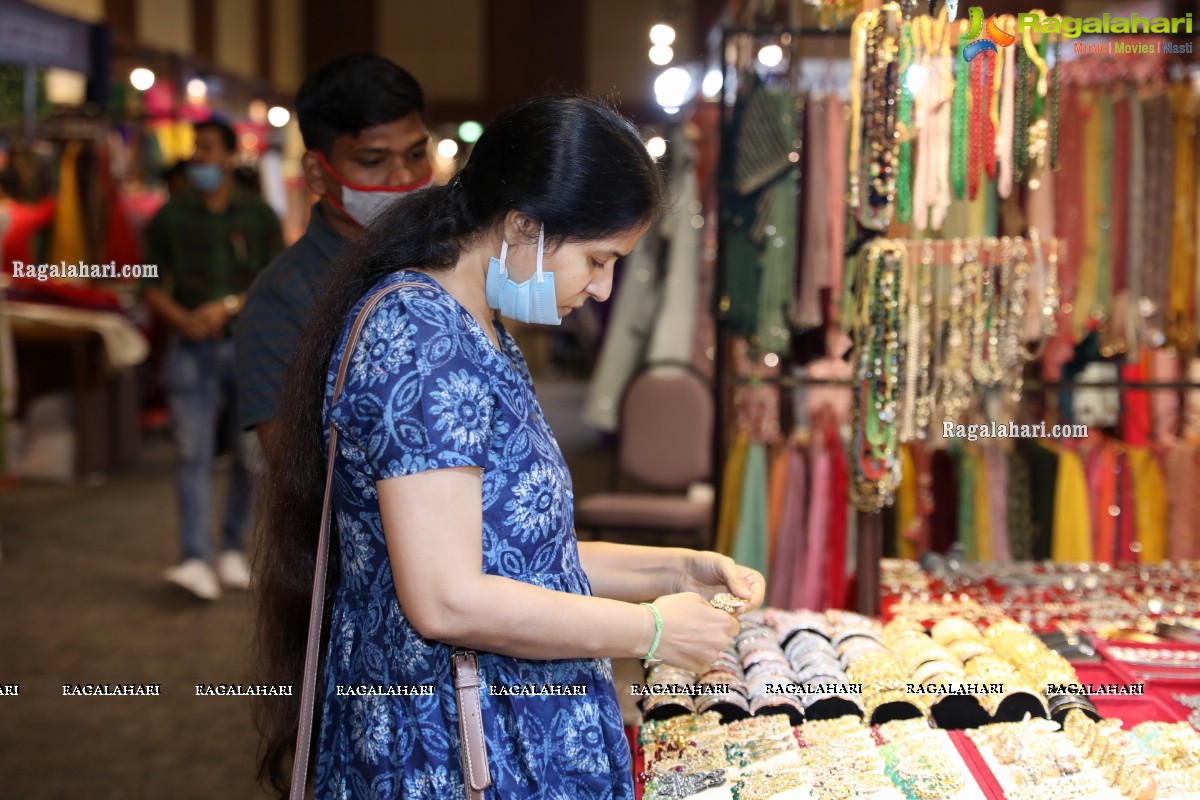 Sutraa Biggest Fashion Exhibition Kicks Off at HICC, Novotel