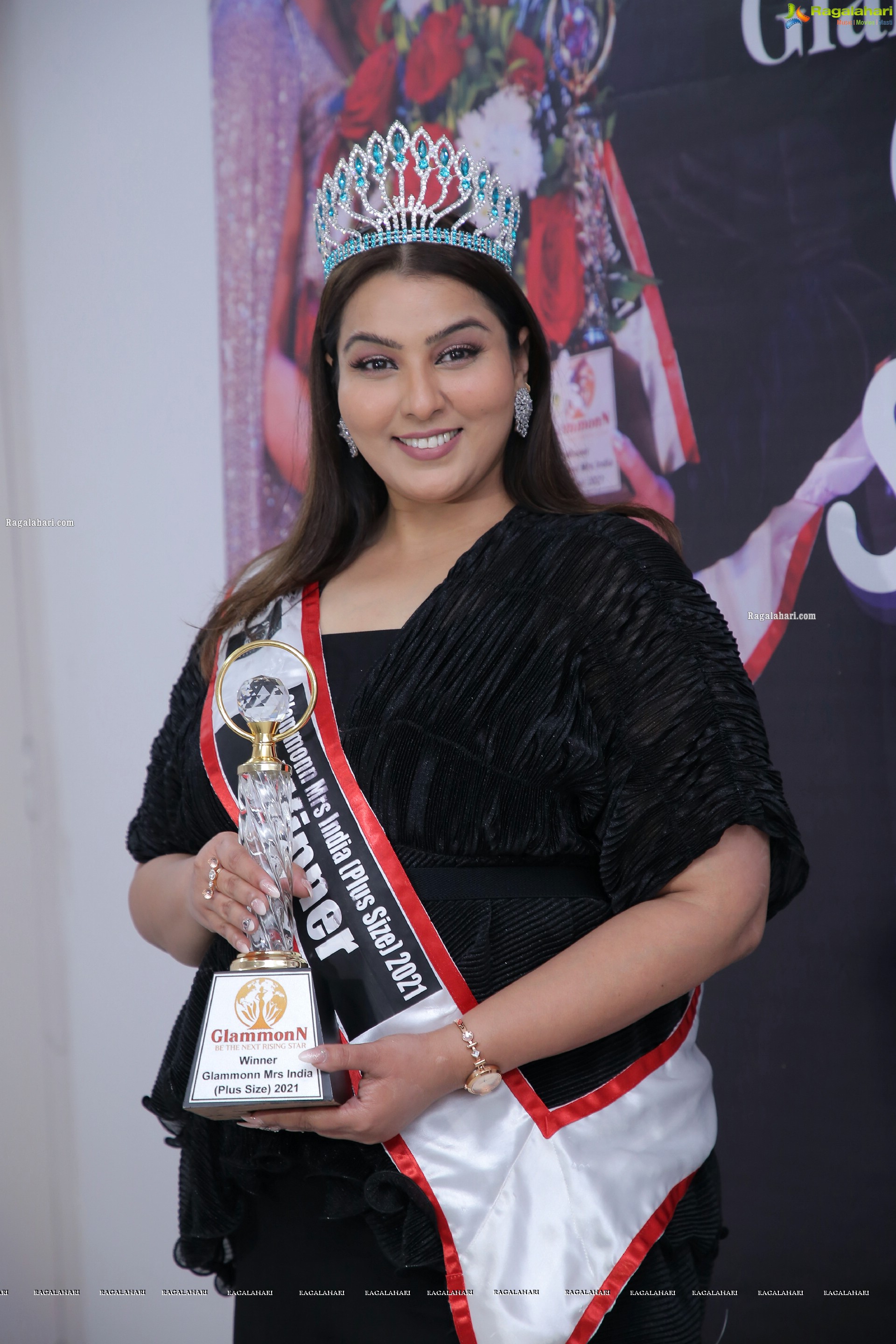 Congratulating Samaira I Wallani On Winning GlammOnn Mrs.India 2021 Plus Size Title