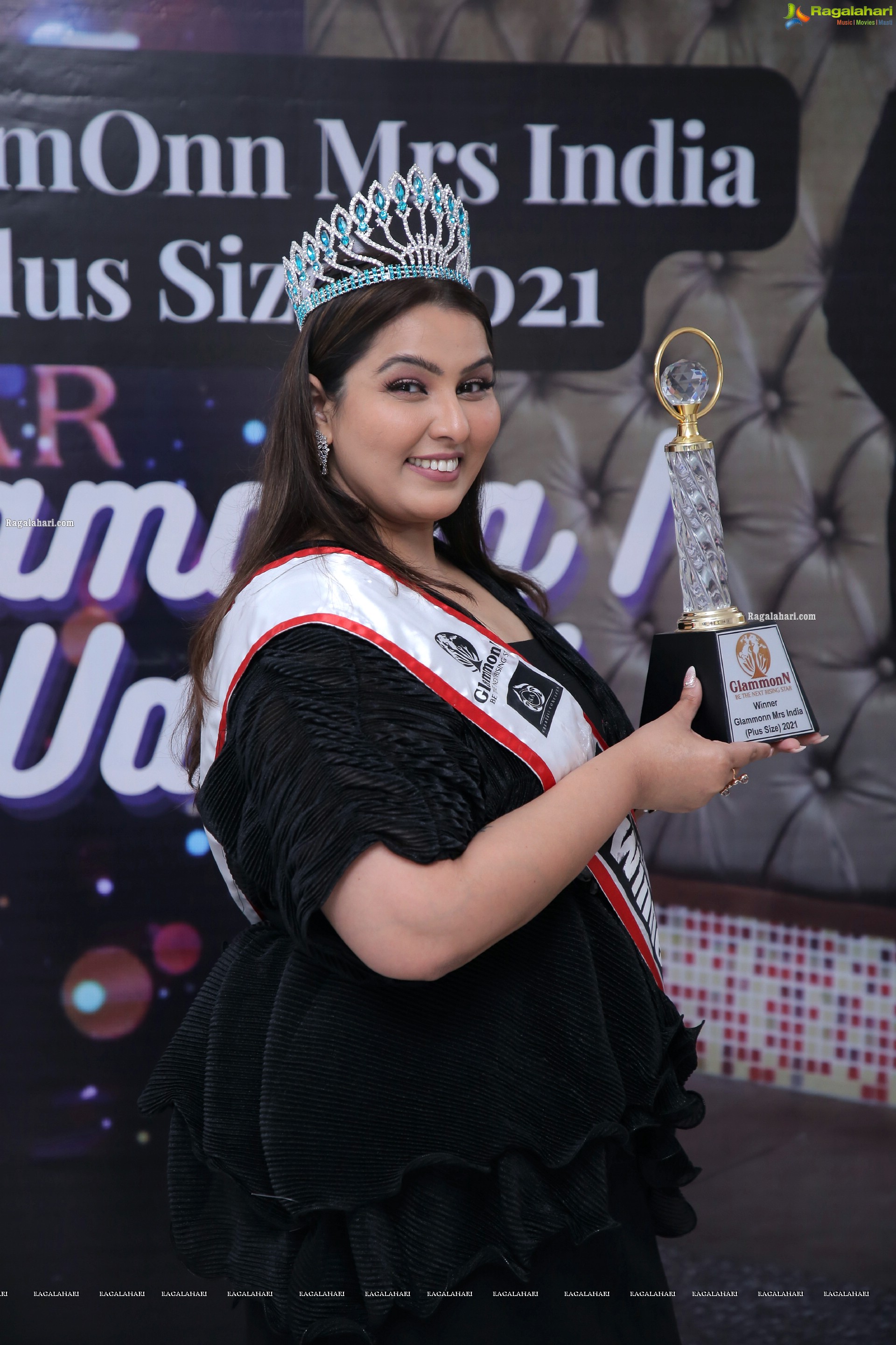 Congratulating Samaira I Wallani On Winning GlammOnn Mrs.India 2021 Plus Size Title