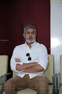 Jagapathi Babu Pledges Organs at KIMS Hospitals