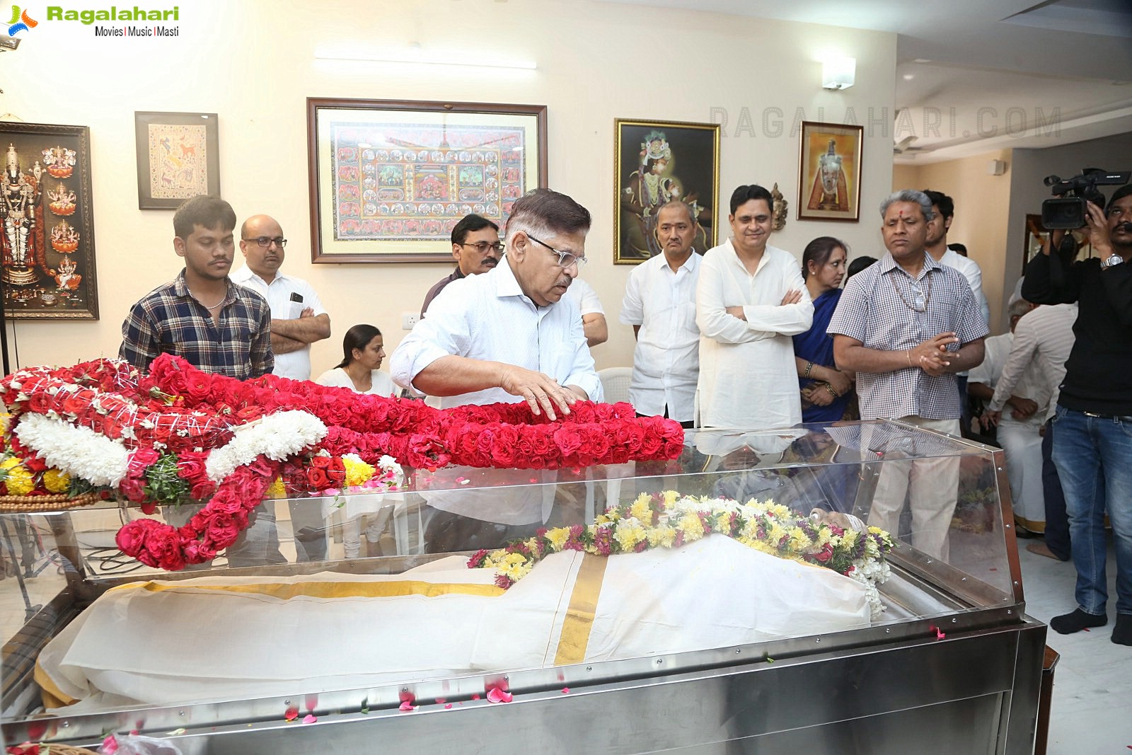 Tollywood Celebs Pay Their Last Respects to K Viswanath