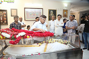 Tollywood Celebs Pay Their Last Respects to K Viswanath