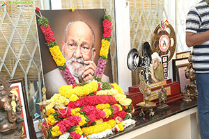 Tollywood Celebs Pay Their Last Respects to K Viswanath