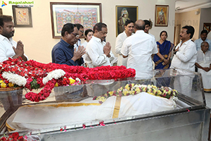 Tollywood Celebs Pay Their Last Respects to K Viswanath