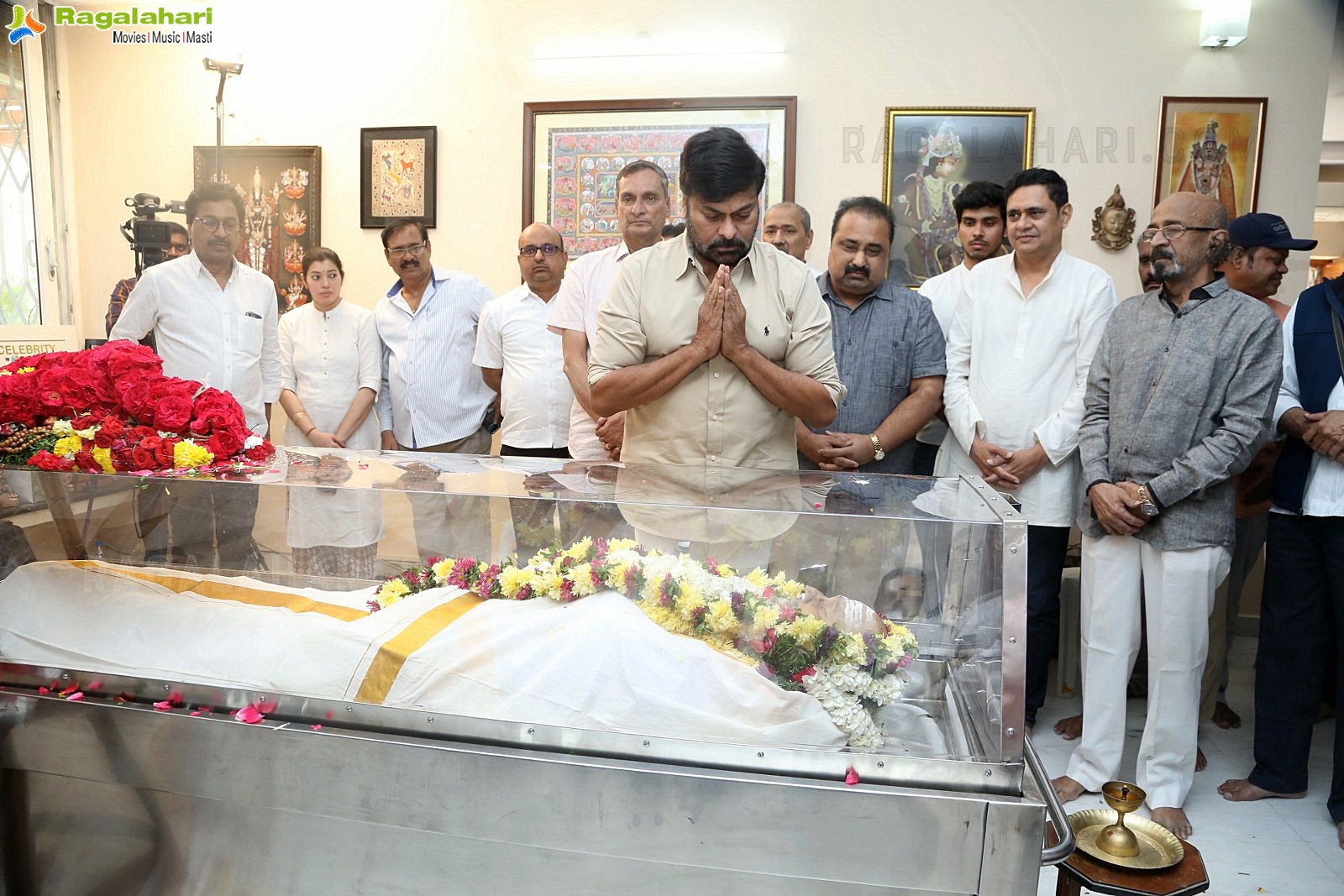 Tollywood Celebs Pay Their Last Respects to K Viswanath