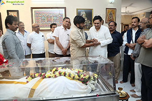 Tollywood Celebs Pay Their Last Respects to K Viswanath