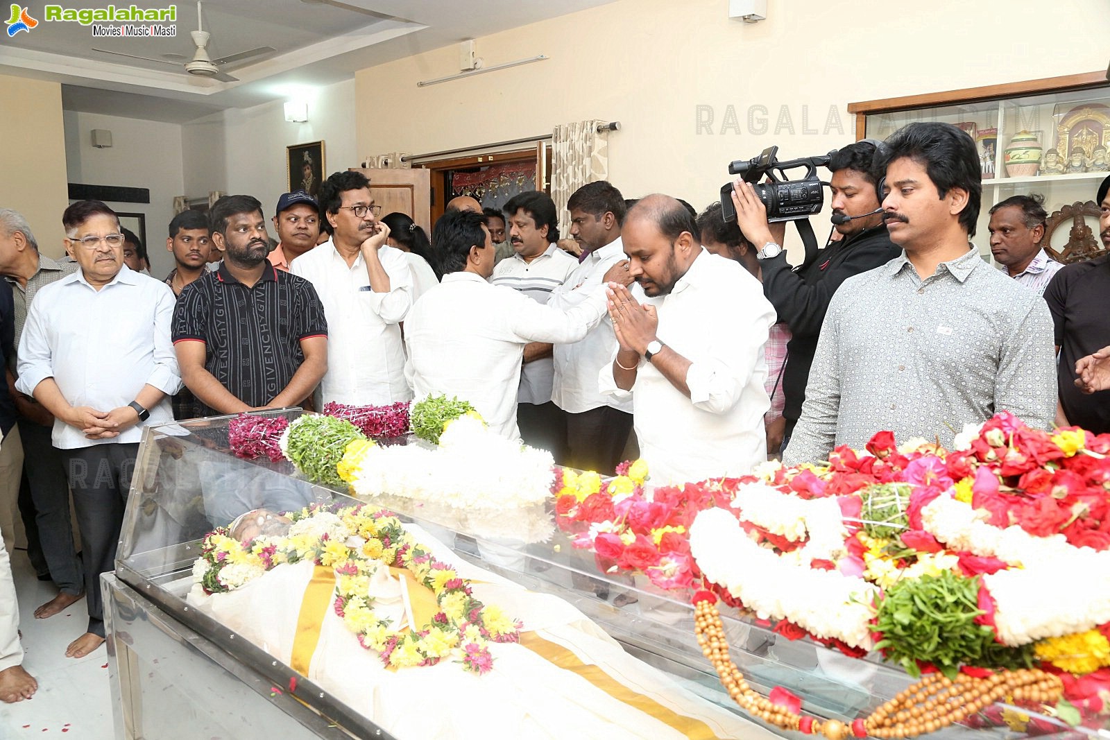 Tollywood Celebs Pay Their Last Respects to K Viswanath