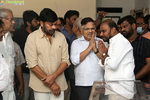 Tollywood Celebs Pay Their Last Respects to K Viswanath