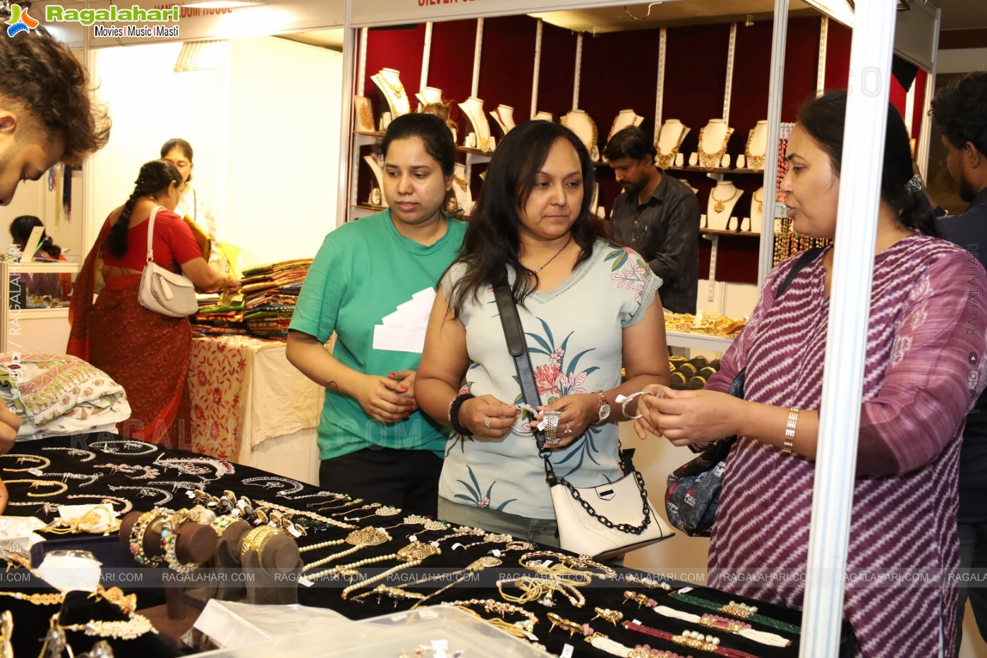 Sutraa Fashion Exhibition: Inaugurated by Actress Ashwini Sree at Taj Krishna