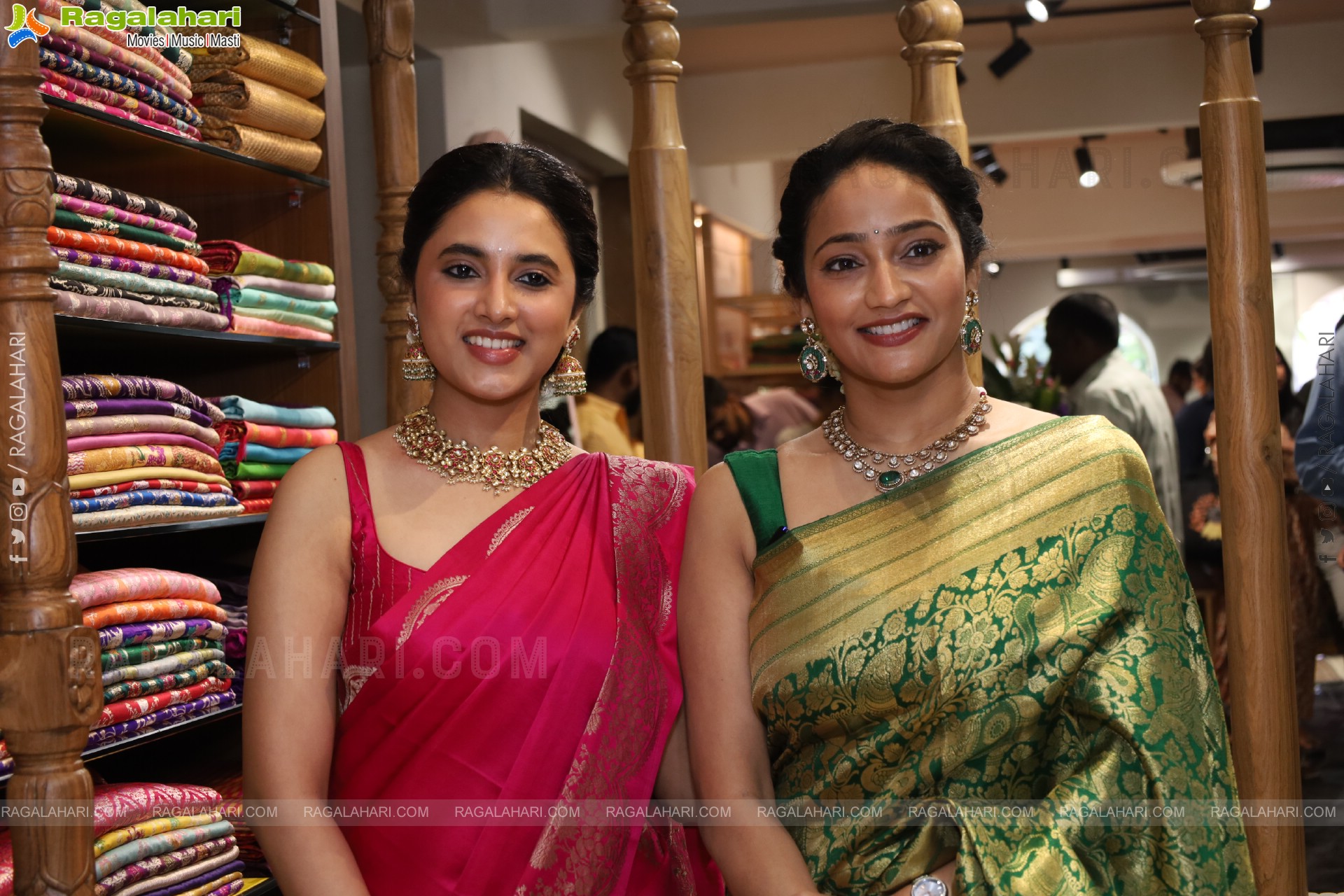 Heroine Priyanka Mohan unveils the Pattu Cheera Collections at Xiti Weaves