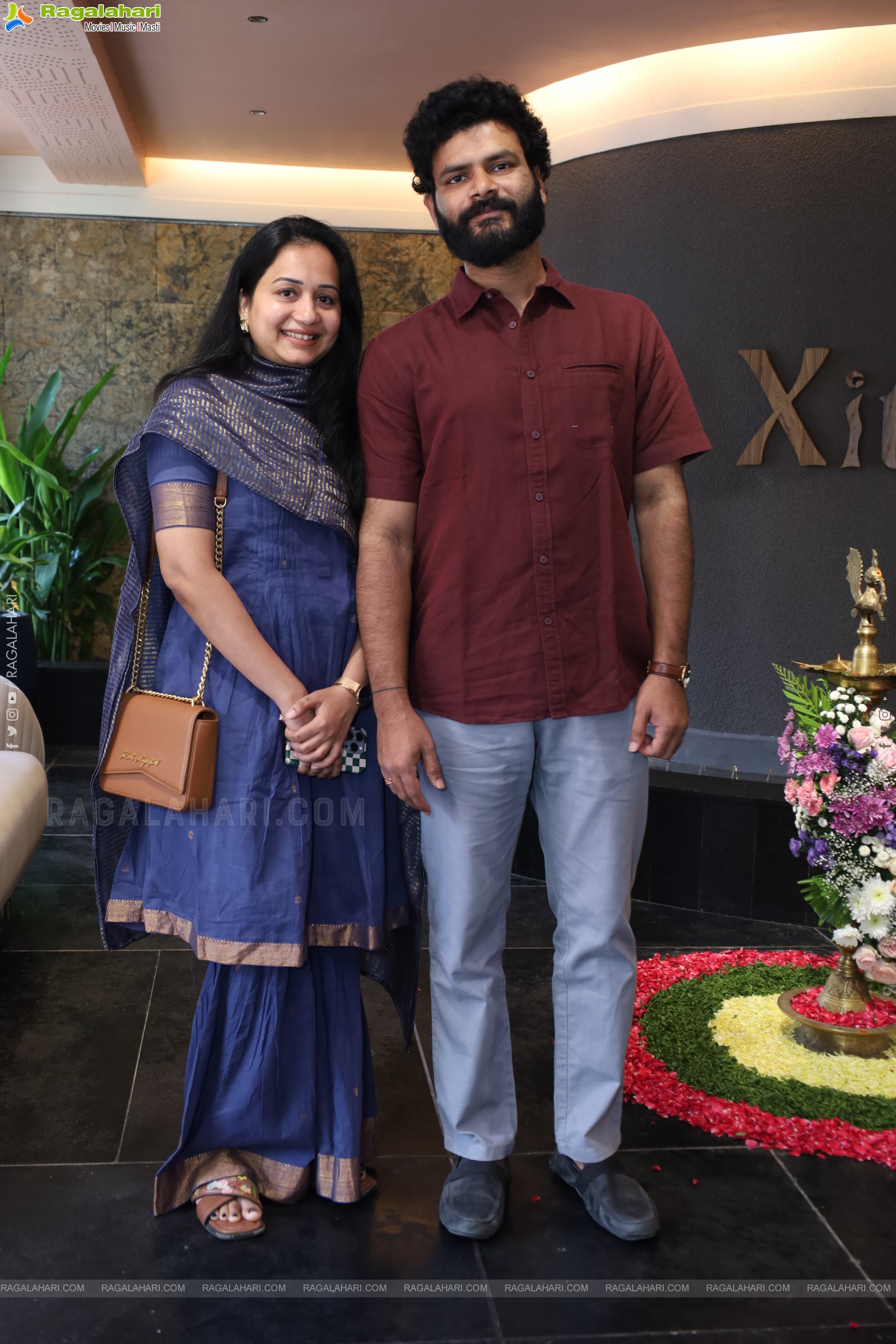 Heroine Priyanka Mohan unveils the Pattu Cheera Collections at Xiti Weaves