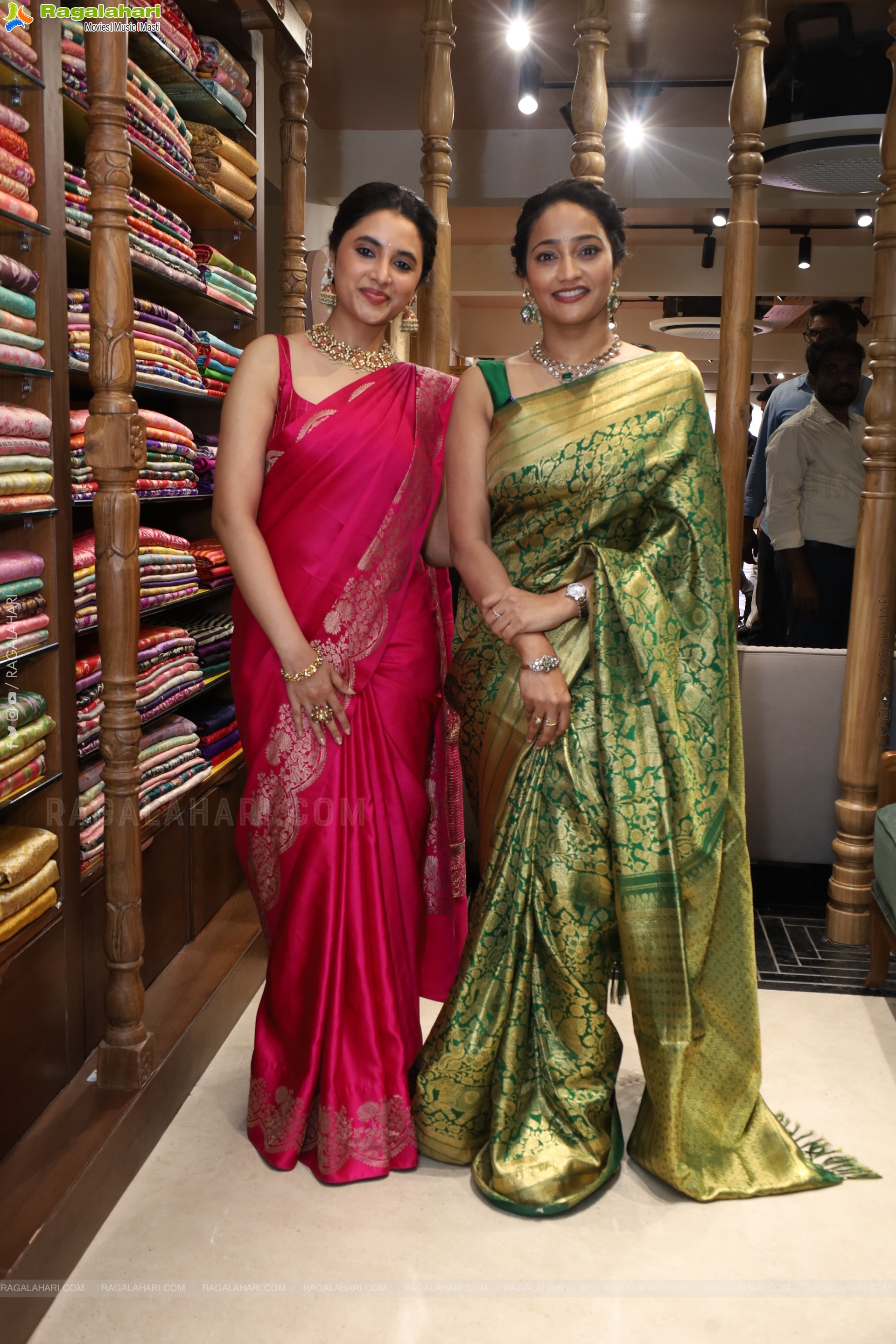 Heroine Priyanka Mohan unveils the Pattu Cheera Collections at Xiti Weaves