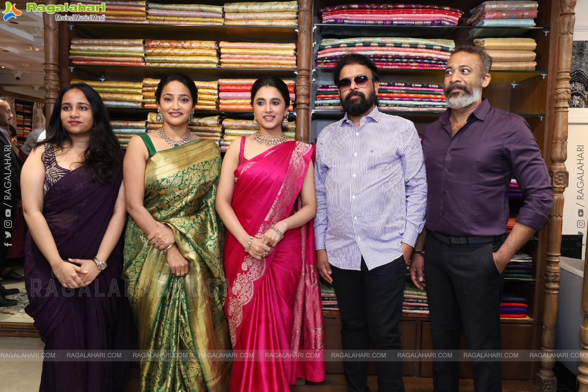 Heroine Priyanka Mohan unveils the Pattu Cheera Collections at Xiti Weaves