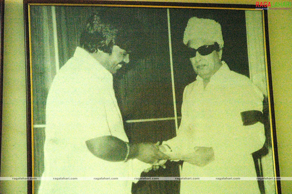 NTR Greets Dasari on Getting NTR Award for Year 2007