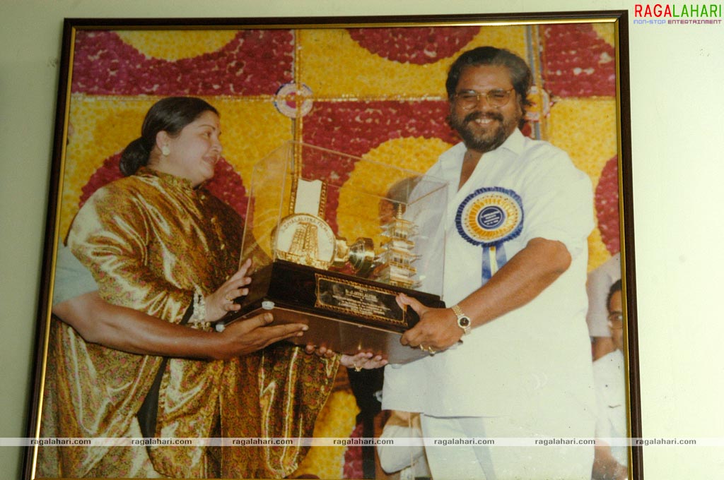 NTR Greets Dasari on Getting NTR Award for Year 2007