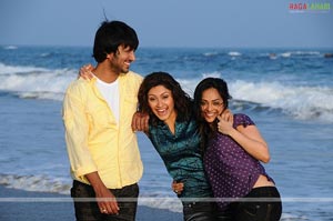 Raja, Manjari Fadnis, Richa