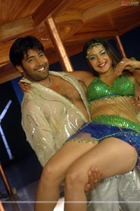 Aaha Entha Andam - On The Sets