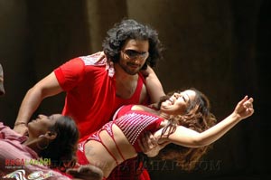Akshaya Movies(Sri Murali, Deepu) - On The Sets With Mumaith Khan