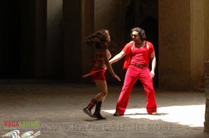 Akshaya Movies(Sri Murali, Deepu) - On The Sets With Mumaith Khan