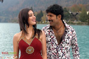 Venu, Allari Naresh, Parvathi Melton, Mallika Kapoor