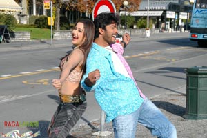 Venu, Allari Naresh, Parvathi Melton, Mallika Kapoor