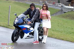 Venu, Allari Naresh, Parvathi Melton, Mallika Kapoor